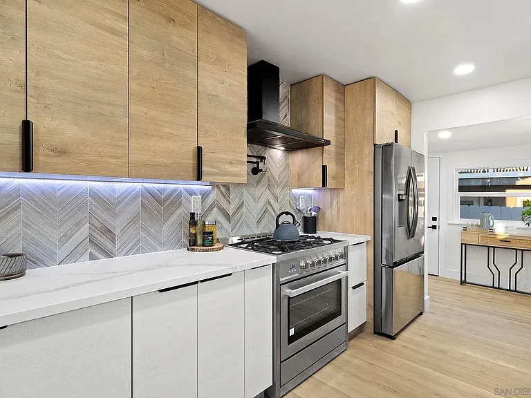 3773 Texas St — Photo 11
