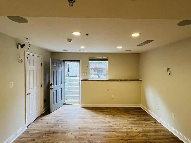 10016 Greenspire Way — Photo 27