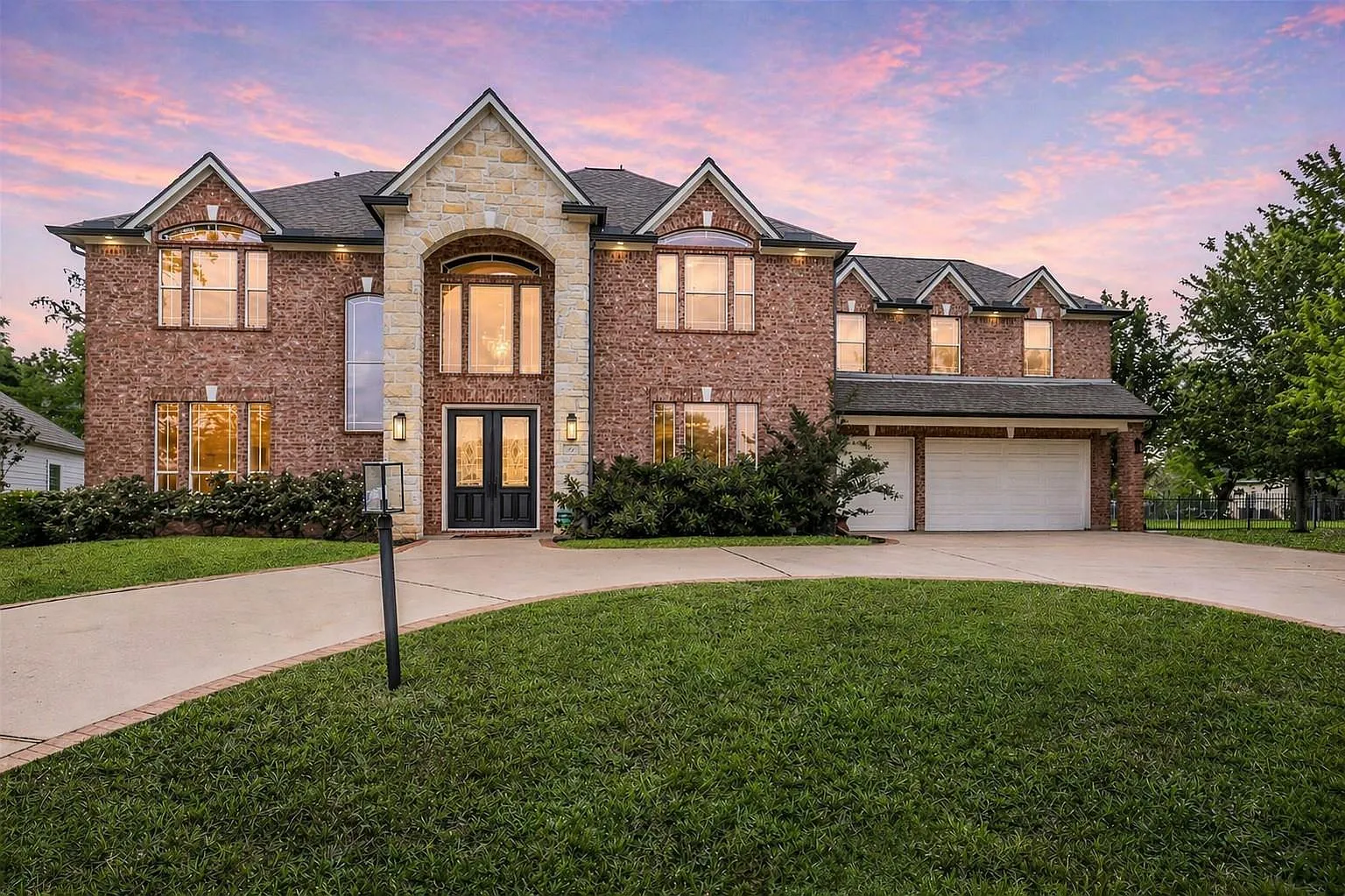 4 bed, 4.5 bath, 4181 sqft, $4,100 — Photo 2