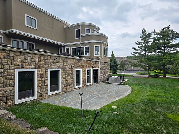 2nd image of 4 Blackberry Ln