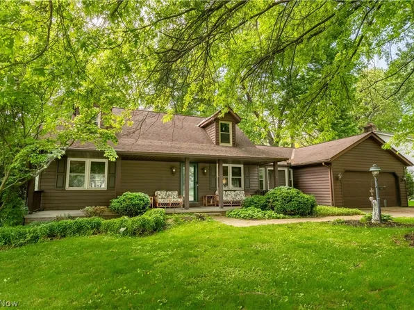 1649 Harmony Ln SW, North Canton, OH 44709