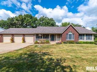 10978 148th St, Davenport, IA 52804