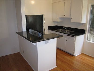 4th image of 4215 McLaughlin Ave APT 5