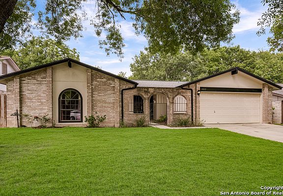3rd image of 3322 Cadbury Dr