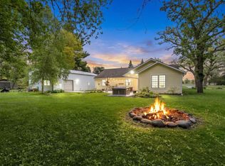 W377S5229 Pretty Lake Rd, Dousman, WI 53118