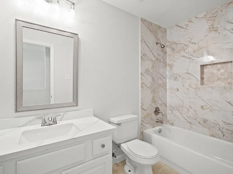 308 Meadow Trail Ct — Photo 8