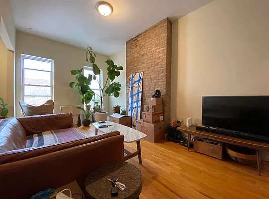 Rented by EXR | media 24