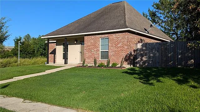 9725 Kinglet Dr — Photo 2
