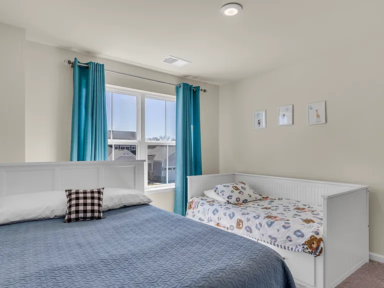 Kids room spacious with walk in closet