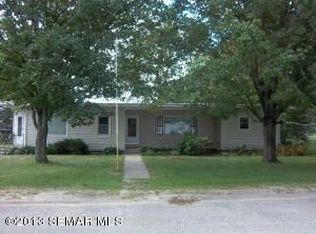 107 W 3rd St, Walters, MN 56097