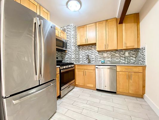 3rd image of 3225 Johnson Ave #3CC