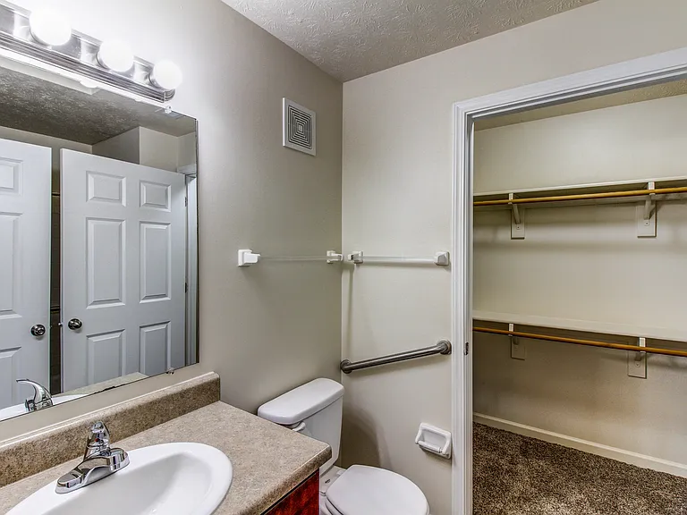 Appleton Apartments — Photo 12