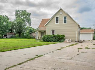 207 Kelsey St, Gibbon, NE 68840