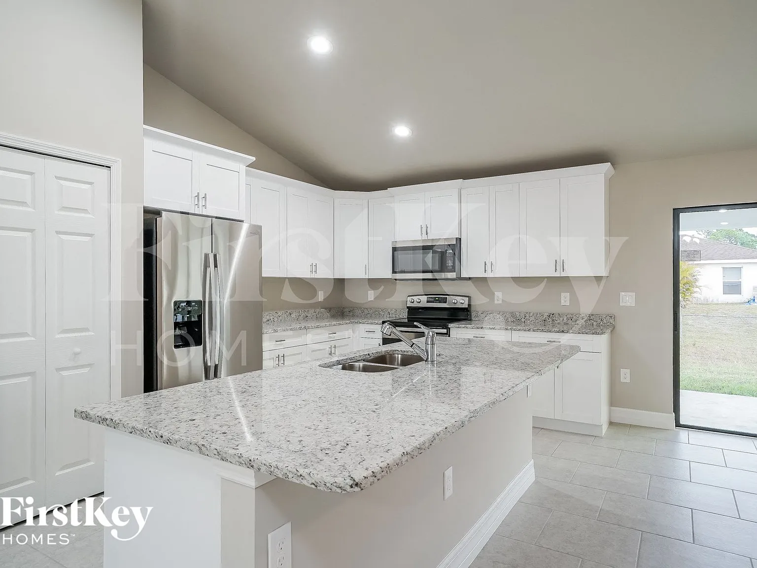 4 bed, 2.0 bath, 1672 sqft, $2,360 — Photo 4
