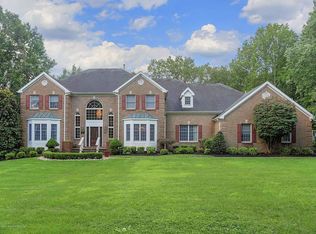6 Colts Dr, Holmdel, NJ 07733