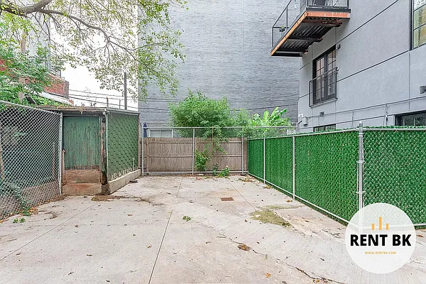 Rented by RENTBK LLC | media 8