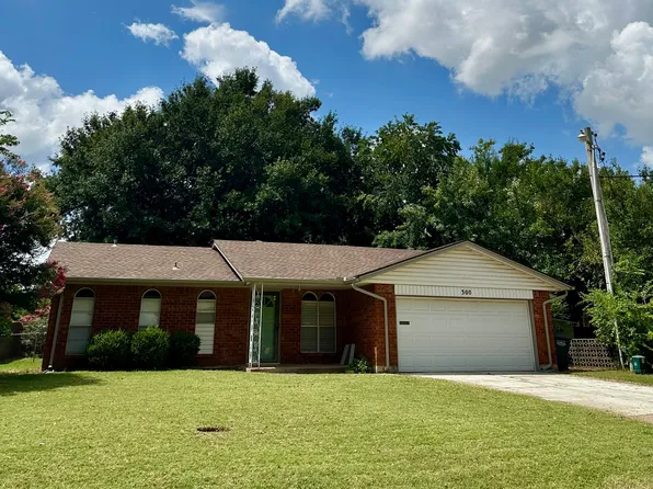 300 Brentwood Dr, Edmond, OK 73013