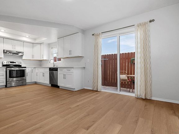 4th image of 550 Park Way Unit 8