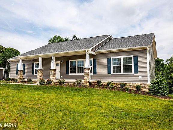 3rd image of 135 Hickory Hill Overlook Ct