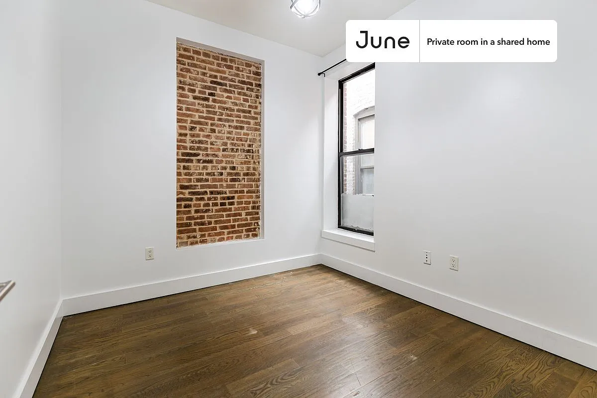 Queen bedroom in 4 bed/2 bath home in Crown Heights #1724 C — Photo 2