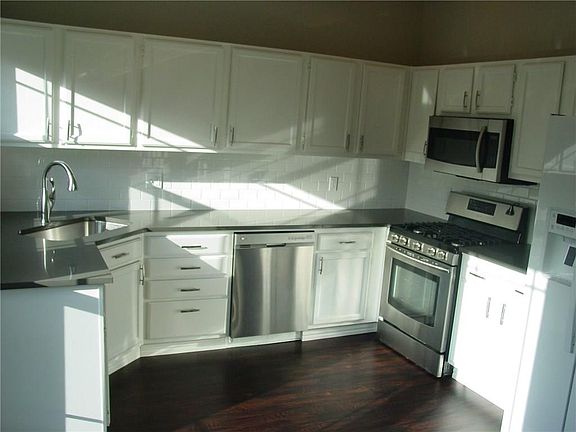 4th image of 4451 Mercer St