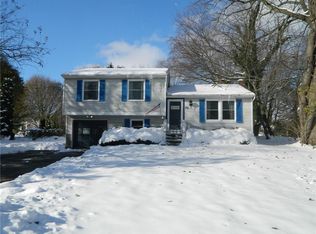 29 Reddick Ln, Rochester, NY 14624