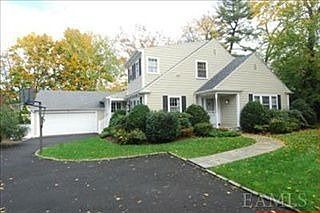 1st image of 5 Wayside Ln