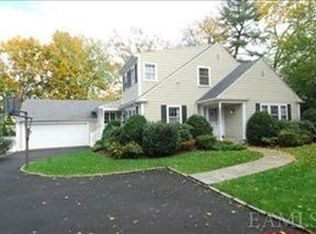 5 Wayside Ln, Scarsdale, NY 10583