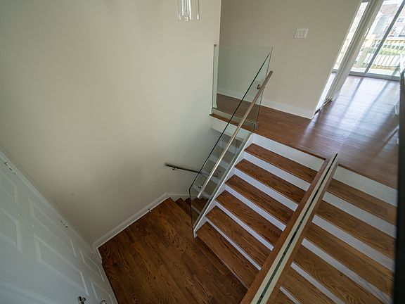 4th image of 5198 Chambers Dr