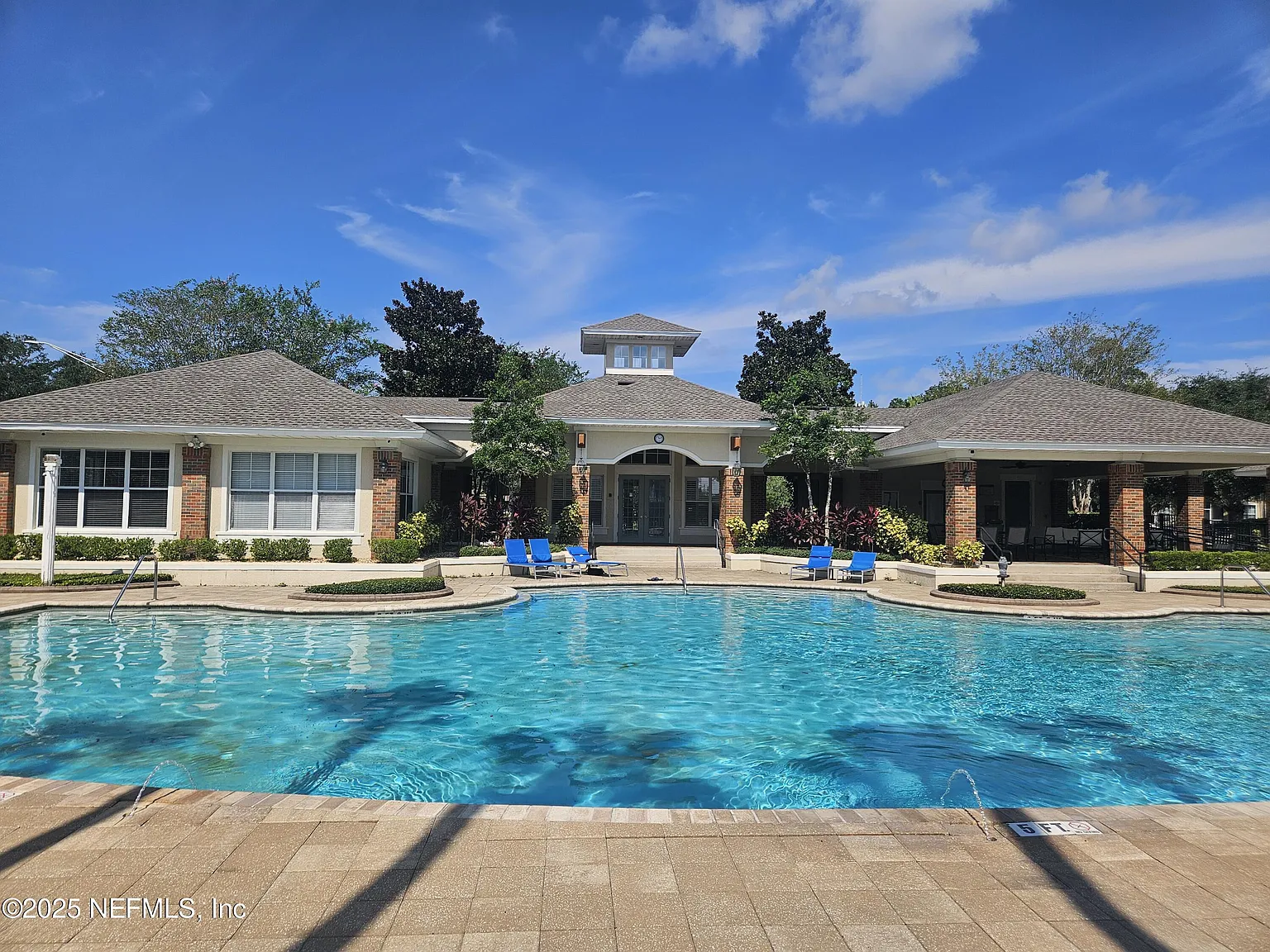 3 bed, 2.0 bath, 1247 sqft, $1,750 — Photo 1