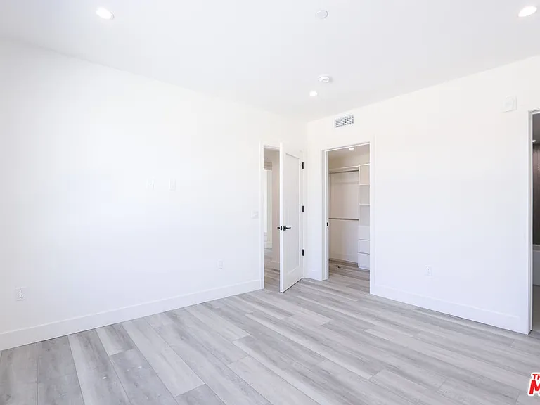11800 Courtleigh Dr #202 — Photo 6