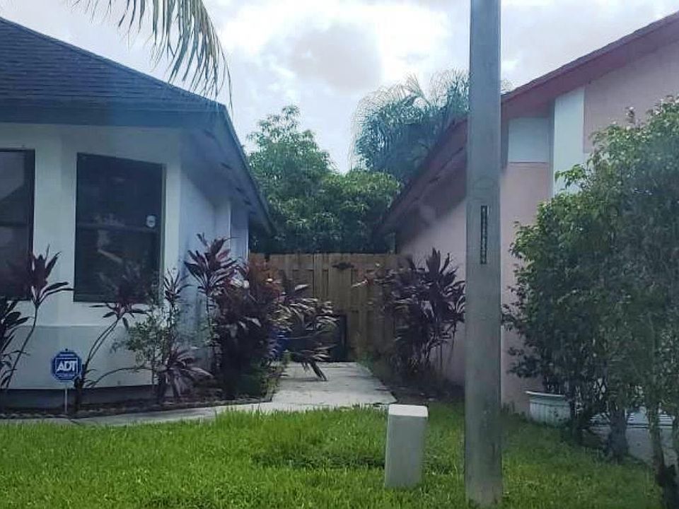 2nd image of 614 Laurel Way