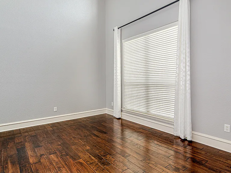828 Thomas Crossing Dr — Photo 7