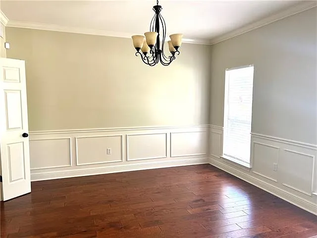 115 Ayshire Ct — Photo 6