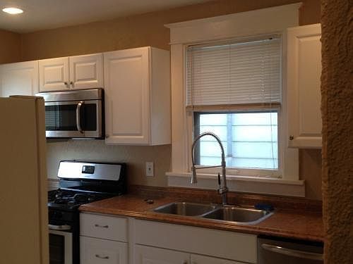 2nd image of 2156 Esther Ave