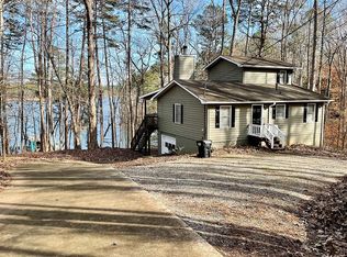 964 Chateau Village Dr, Martin, GA 30557