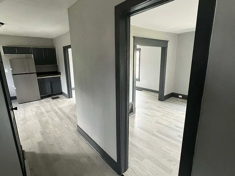 1612 Clifton Ave — Photo 17
