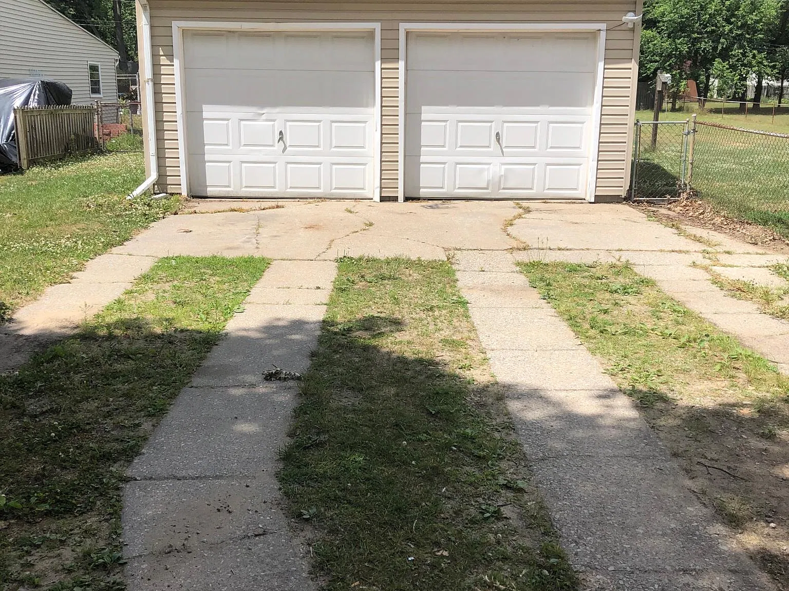 3 bed, 996 sqft, $1,450 — Photo 3