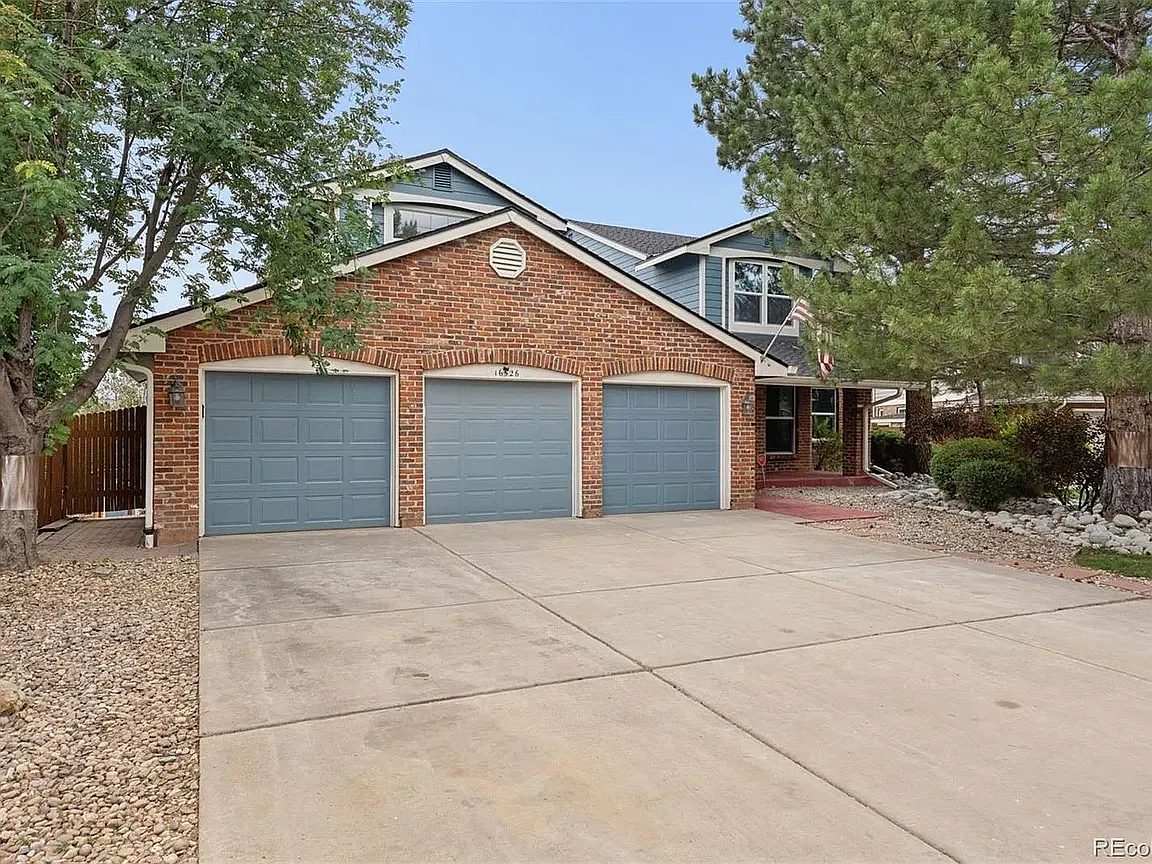 5 bed, 4653 sqft, $4,200 — Photo 3