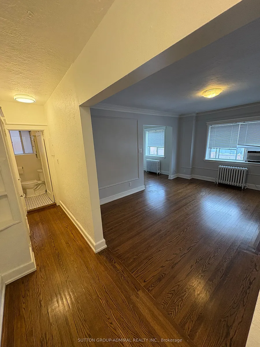 Building Photo - 1648 Bathurst St #11