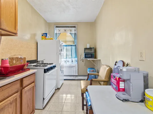 78 Linden Avenue image 19 of 24