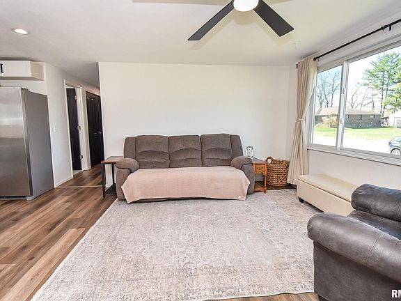 5th image of 701 Belaire Dr
