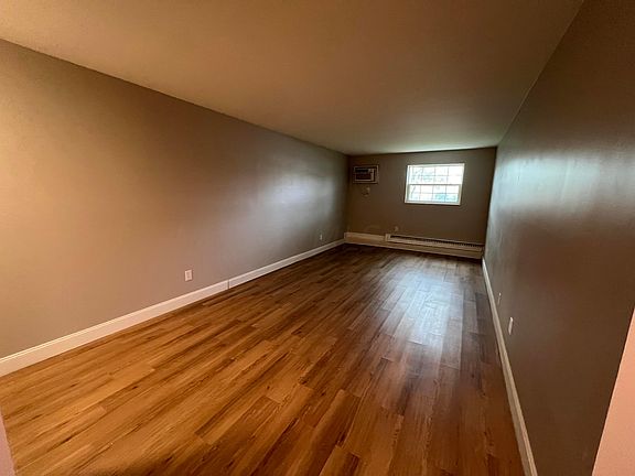 5th image of 4696 Tarryton Ct S #7-1E