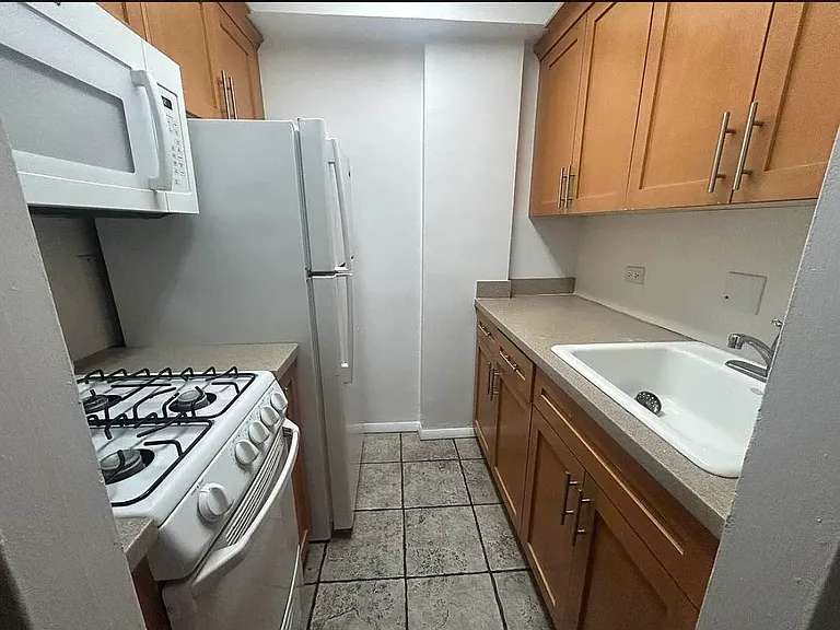 204 E 77th St #3C — Photo 3