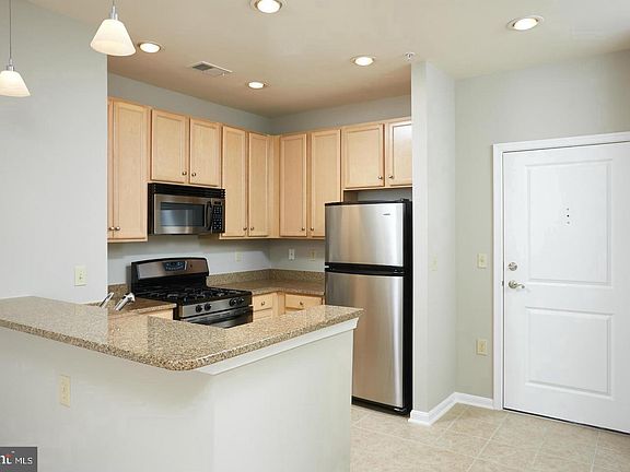 3rd image of 2655 Prosperity Ave APT 205