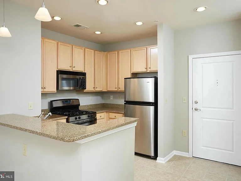 2655 Prosperity Ave #205 — Photo 3