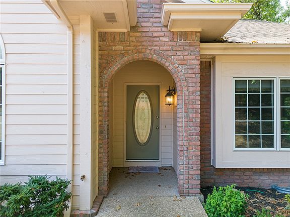 4th image of 36 Cambria Dr