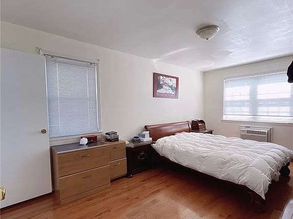 4th image of 21280 16th Ave