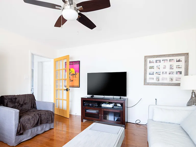 7 Washington Ave — Photo 6