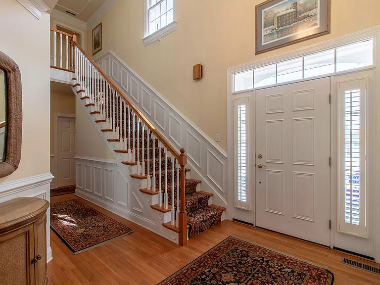 10 Wellington Pl — Photo 5